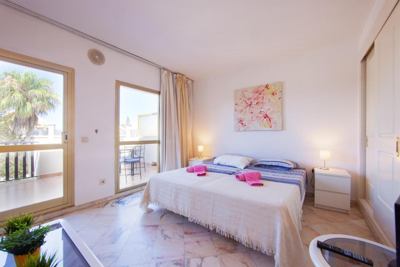 Romana Playa Studio Elviria Marbella Buitenkant foto